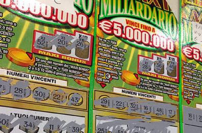 La fortuna bacia Andria: «gratta e vinci» da 2 milioni di euro