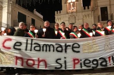 Cellamare scende in piazza in favore della legalità: fiaccolata con Emiliano