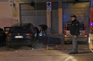 Foggia ancora sotto attacco: bomba esplode davanti a centro anziani. Viminale manda i rinforzi