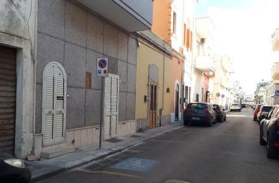 Nardò, 91enne trovata a casa nel sangue, muore in ospedale: è giallo