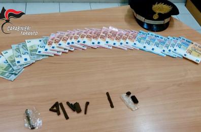 Taranto, spaccia hashish in un circolo ricreativo: arrestato 22enne
