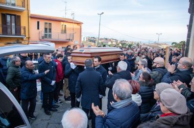 Tifosi investiti in Basilicata, in centinaia al funerale di Tucciarello «Che sia un momento di riflessione»