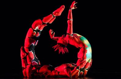 Bari,  i Momix di Moses Pendleton al Petruzzelli