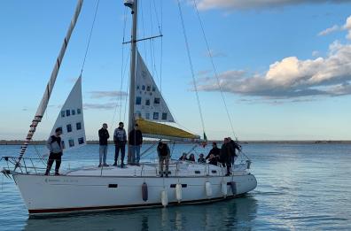 Ecco «Bari social boat»: partono le iscrizioni per salpare sulla prima barca-biblioteca 