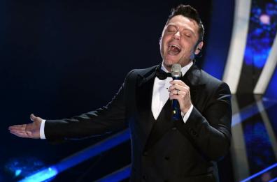 Sanremo 2020, prima serata sotto il segno della Puglia: Emma, Al Bano e Romina, Tiziano Ferro canta Modugno