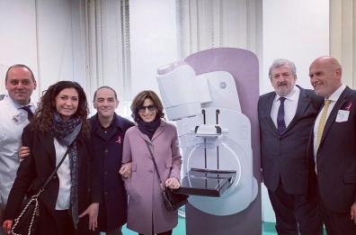 Policlinico Bari, nuovi mammografi e sistema di biopsia: il plauso di Emiliano