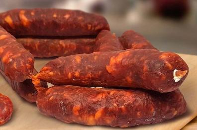 Cerignola, offre salsicce e liquori per evitare una multa 