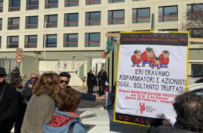 Pop. Bari, protesta davanti al tribunale per Riesame Jacobini. Udienza rinviata
