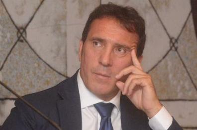 Arpal Puglia nel caos Parentopoli. Tutolo attacca: «Politici assunti? Schiaffo ai disoccupati pugliesi»