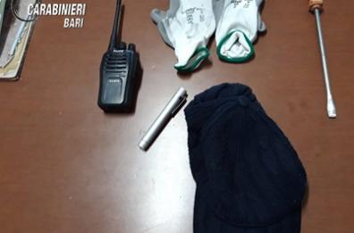Acquaviva delle Fonti, ruba preziosi in un appartamento, ladro colto in flagrante