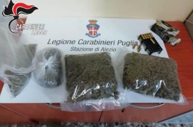 Alezio, cc trovano quasi un chilo di marijuana nascosta fra i rovi