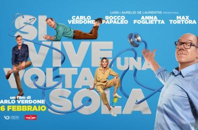 «Si vive una volta sola»: Carlo Verdone e il cast presentano a Bari il film girato in Puglia