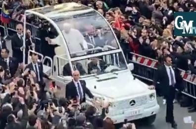 Bari, in 40mila per il Papa: la giornata di Francesco in 3 minuti