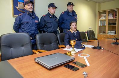 Potenza, ruba oggetti sacri in chiesa, arrestato 39enne 