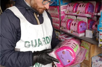 Fuochi d'artificio e giocattoli pericolosi nel Foggiano: una denuncia