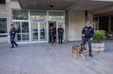 Potenza, falso allarme bomba al Tribunale: intervengono gli artificieri
