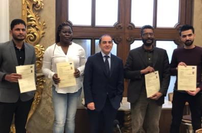 Bari, l'Università consegna «passaporto studio» a 42 rifugiati