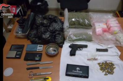 Bari, cc sequestrano 1,3kg di marijuana e una pistola con matricola abrasa