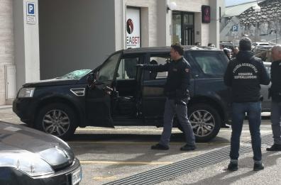 Matera, bomba carta esplode sotto suv consigliere regionale Cifarelli