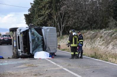 Troia, furgone fuori strada: muore magazziniere Foggia calcio, a bordo anche un giocatore