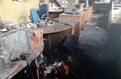 Foggia, devastazione nel carcere, 41 arresti, 10 evasi: le immagini