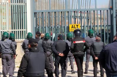 Apricena, nascondeva 3 latitanti in un casolare: arrestato per favoreggiamento 