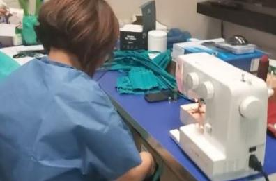 Mascherine, gara di solidarietà di 30 casalinghe a Sternatia: ne realizzano 2500