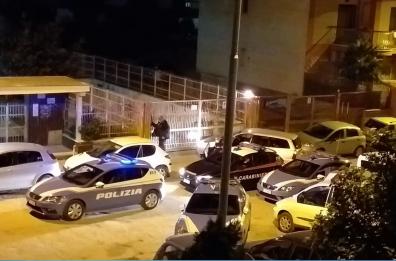 Paura a Foggia: colpi di pistola a salve da balcone, si cerca l'autore