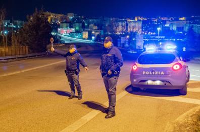 Coronavirus, Foggia violano i divieti oltre 900 denunciati in cinque giorni