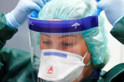 Coronavirus, Dpi acquistati dalla Puglia tardano ad arrivare