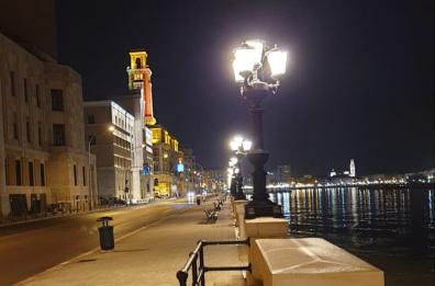 Bari, stasera i colori della bandiera illumineranno la Torre dell'orologio