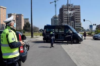 Bari, droni per scovare assembramenti Decaro: «Chiesto inasprimento sanzioni» 