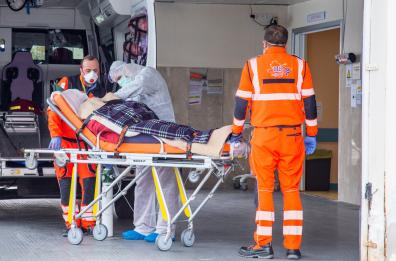 Coronavirus in Puglia, 906 i contagiati: 120 nuovi casi, 6 morti. Regione chiede ok a produzione mascherine
