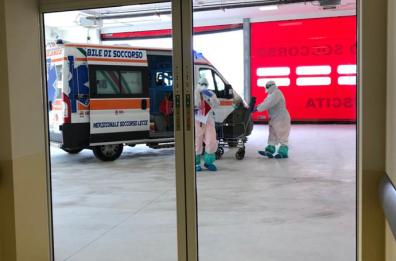 Lecce, 40enne positivo muore al Dea: era stato uno dei primi contagiati