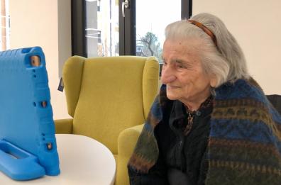 Coronavirus, con «Un iPad per un ciao»: i nonni nelle case di riposo lucane chiamano i loro cari