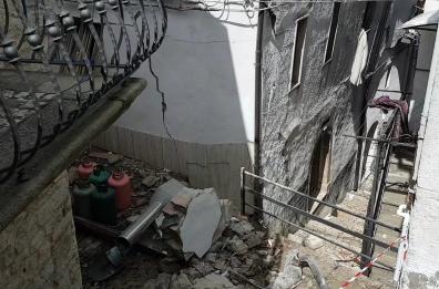 Alberona, crollano due palazzine dopo esplosione bombola gas: morta donna anziana, altri 6 estratti vivi