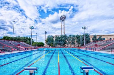 Il nuoto va sott’acqua: ottanta vasche  in rosso. Gestori: «Difficile sopravvivere»