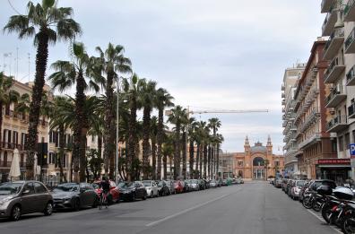 Bari, Domenica delle Palme al tempo del Covid: cattedrale vuota e città deserta