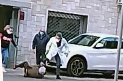Calimera, «Io ho filmato il medico che picchiava l’anziano»