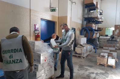 Frode a Cerignola, GdF sequestra 4mila confezioni di gel igienizzante mani 