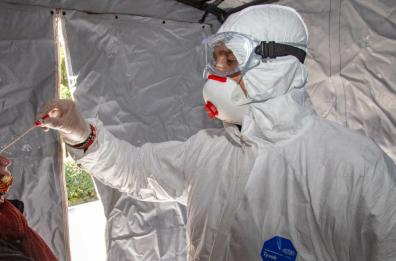 Puglia, tamponi agli operatori sanitari: positivi solo 0,5% su 2967