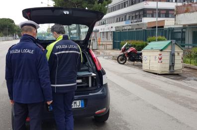 Foggia, scontro auto-moto in corso del Mezzogiorno: ferito un centauro