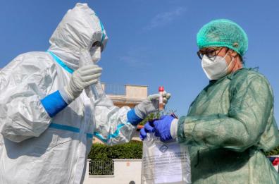 Coronavirus Italia, calano i malati (-321 rispetto a ieri); altri 420 morti. Continua a crescere il numero di guariti, +2922