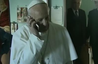 Covid 19, «Pronto? Sono Francesco»: il Papa chiama un parroco di una casa di riposo nel Materano