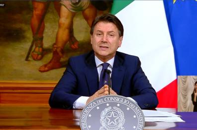 Covid 19, Conte presenta il nuovo Dpcm sulla Fase 2: dal 4 maggio sì agli incontri tra parenti. No agli assembramenti