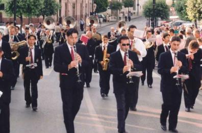 Bari, appello corale a Conte dalle bande musicali: «Reddito di cittadinanza o moriremo»