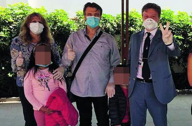 La lunga odissea in Perù, il dolce ritorno con 2 figli a Potenza: storia di un'adozione a lieto fine