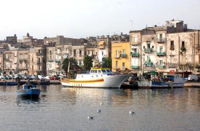 Coronavirus Taranto, crollo della domanda per il  pesce fresco