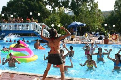 Animatori turistici: «Noi dimenticati da tutti». Proposta del dj Roselli di Molfetta: formiamo i «sanificatori emotivi»