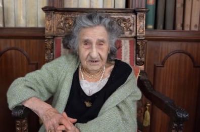 Elena, maestra di 103 anni, e il messaggio per la Settimana dell'Insegnante: «Più rispetto per questa professione»